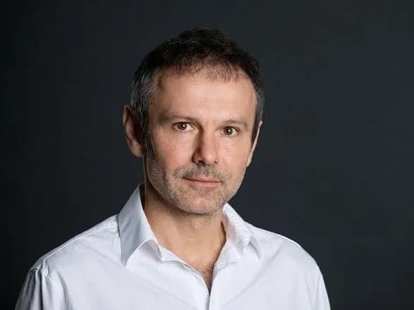 "Сів Голос" - соцмережі про складений мандат Вакарчука