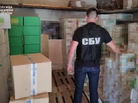 На Харківщині викрили виготовлення контрафактних засобів для обробки рослин