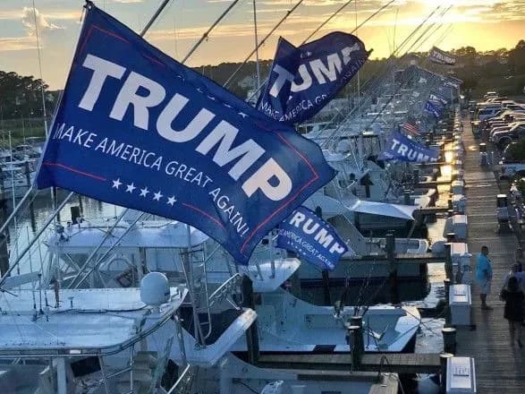 До дня народження Трампа в США влаштували масштабний парад на воді