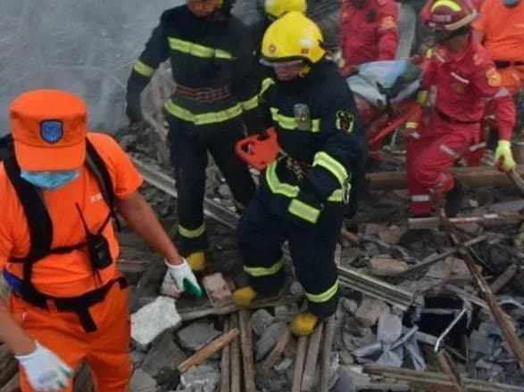 Вибух автоцистерни в Китаї: кількість жертв наблизилася до 20