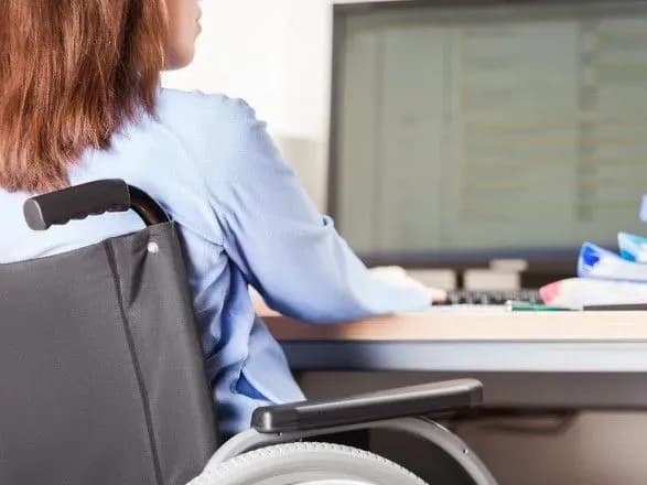 Рада отменила уплату админсбора при регистрации лиц с инвалидностью