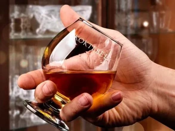 Українці стали більше пити коньяку