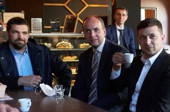 Кава у Хмельницькому на карантині: Зеленський готовий заплатити штраф