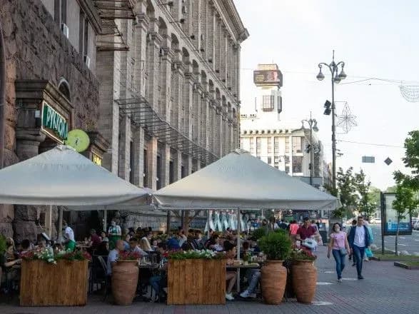 Кіно, кафе та басейни: Кличко розповів, яким закладам дозволили працювати у Києві