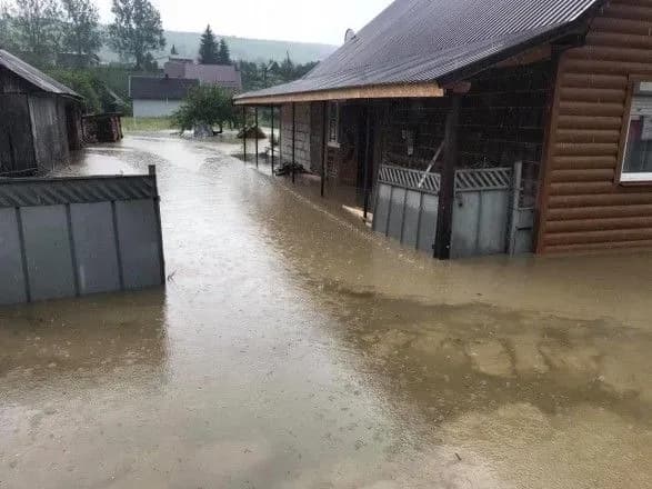 Негода у західних областях: знеструмленно 120 населенних пунктів, підтоплено - 187