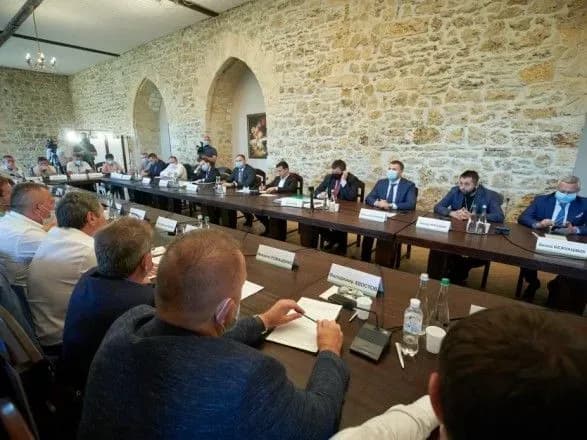 Зеленський запропонував послам просувати українську продукцію у світі