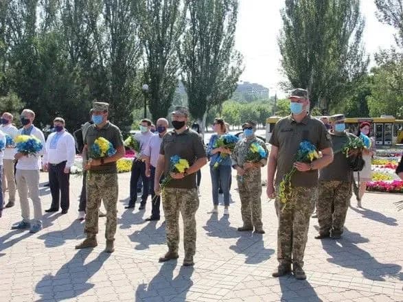 У Маріуполі відбувся мітинг з нагоди Дня Конституції України