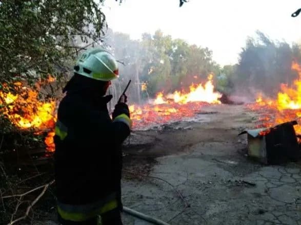 У Дніпрі горіло сміттєзвалище