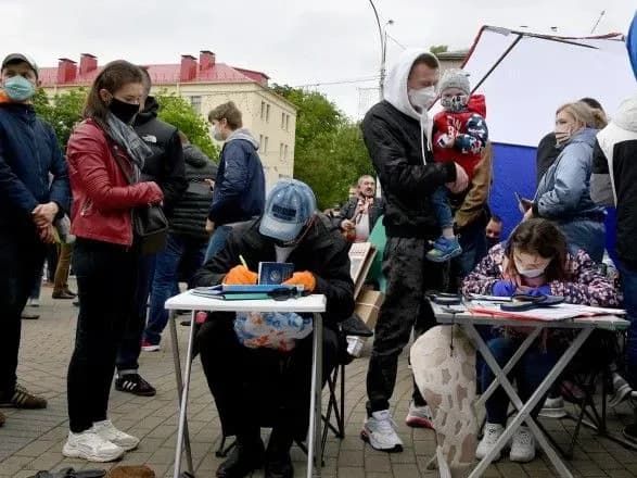 ЦВК Білорусі забракував підписи одного з основних суперників Лукашенко