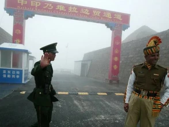 Конфлікт Делі та Пекіна: китайський додаток TikTok перестав працювати в Індії, "через згубний вплив на суверенітет"