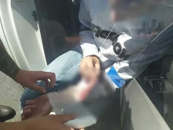 Студент через проблеми з навчанням і грошима намагався скоїти самогубство на мосту Патона