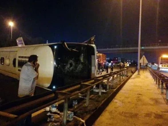 На северо-западе Турции перевернулся пассажирский автобус - СМИ