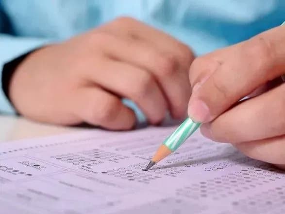 В УЦОЯО розповіли, як вирішується питання проведення ЗНО у закладах, де виявили коронавірус