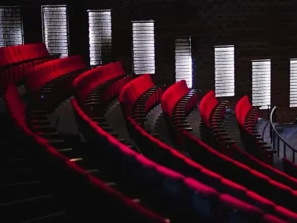 Послаблення карантину в Києві: ресторанам і кінотеатрам дозволили працювати після 22 години