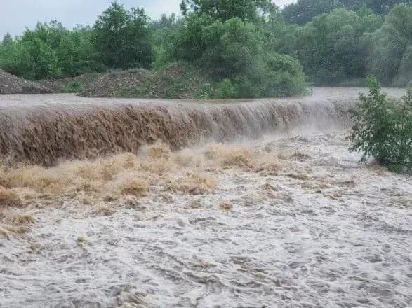 Небезпека прориву дамби на Львівщині минула – ДСНС