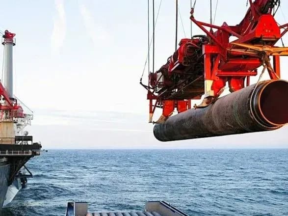 Способная достроить "Северный поток-2" баржа вышла из порта в Германии