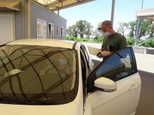 Лінію розмежування за добу перетнуло близько 1,2 тис. осіб, бойовики блокують один пункт пропуску - ДПСУ