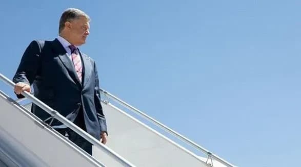 Сприяння у незаконному пропуску Порошенка через кордон: експрикордоннику повідомлено підозру