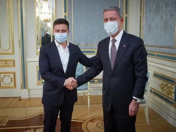 Зеленський провів зустріч із міністром оборони Туреччини: про що говорили