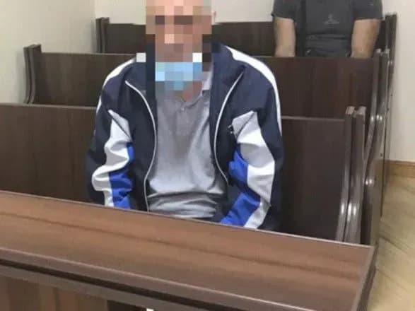 Священнослужителя арештували за торгівлю переробленою зброєю