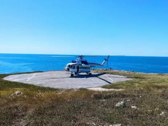 Вперше за 12 років українські прикордонники прилетіли на острів Зміїний