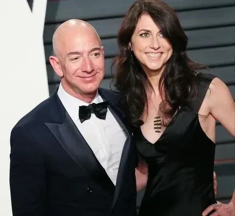 Колишня дружина засновника Amazon стала найбагатшою жінкою США