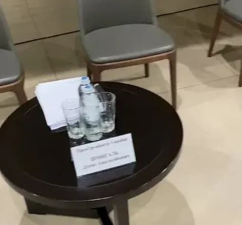 Починається засідання фракції СН: у будівлі небачені заходи безпеки, очікують Зеленського і Шмигаля