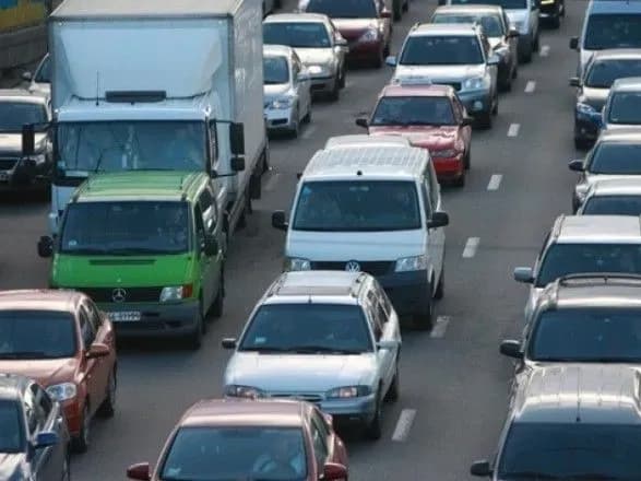 Робочий тиждень у столиці розпочався із заторів