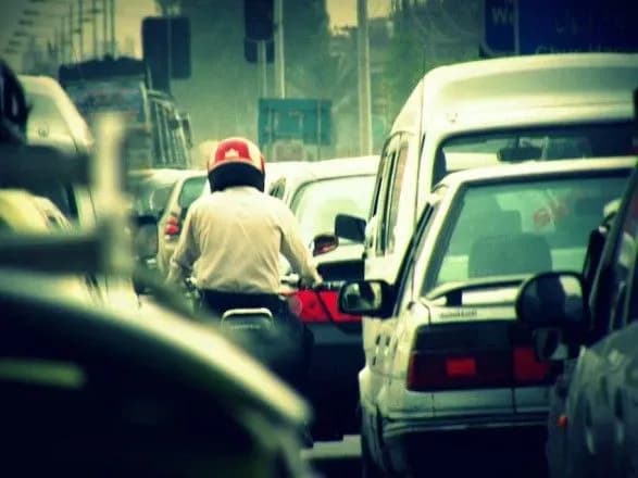 Зранку всі мости у столиці скували затори