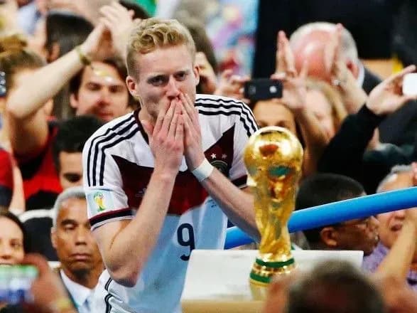 Чемпіон світу Шюррле завершив футбольну кар'єру в 29 років