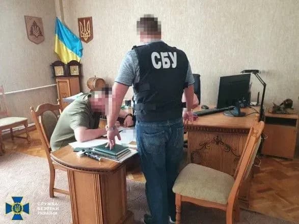 На Вінниччині викрили посадовців держпідприємства на оборудках з порубкою лісу