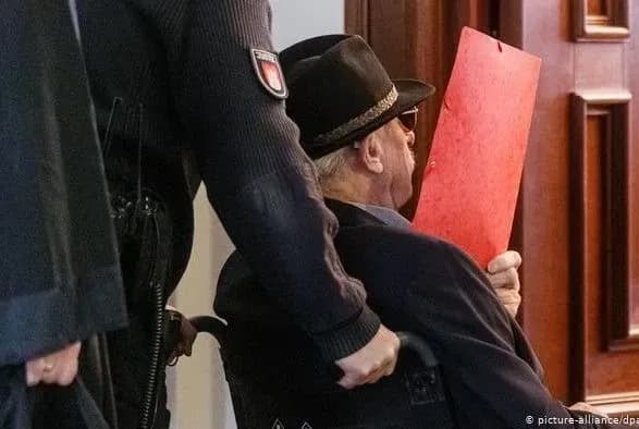 Суд у Німеччині засудив колишнього охоронця концтабору Штуттгоф