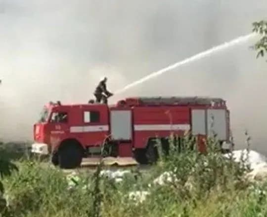Під Києвом загорілось сміттєзвалище