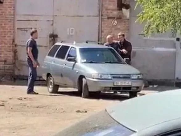 МВС: полтавський нападник відпустив заручника-поліцейського, з ним все гаразд