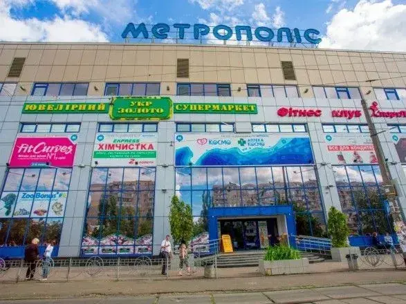 Столична поліція відреагувала на "замінування" авто біля одного із торгових центрів