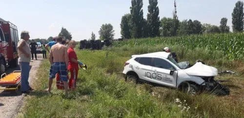 На Київщині зіткнулися вантажівка та легковик: травмована жінка