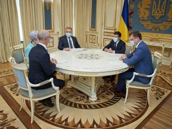 Зеленський прийняв вірчі грамоти у послів з п’яти країн