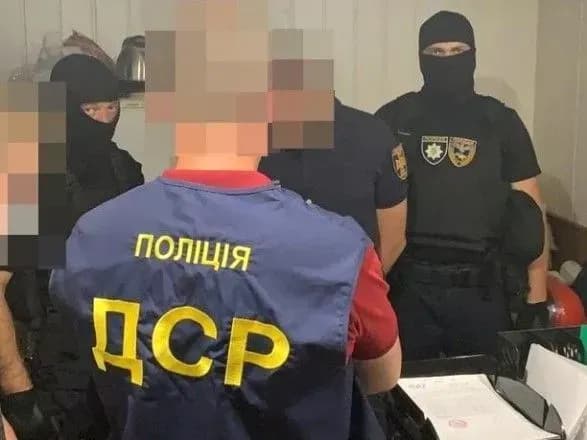Двох підполковників ДСНС затримали на хабарі за дозвіл на приватизацію житла