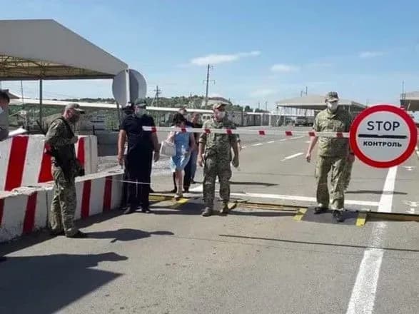 Відзавтра змінюються умови перетину КПВВ на Донбасі для іноземців