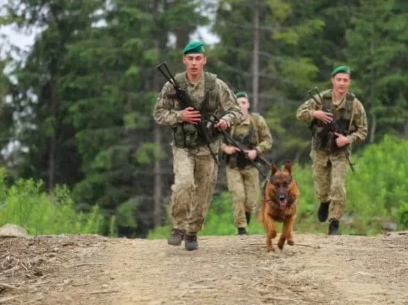 На Житомирщині мисливець погрожував прикордонникам рушницею