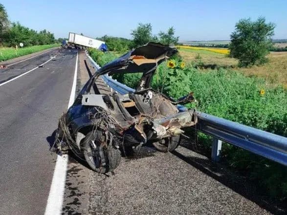 На Запоріжжі лобове зіткнення BMW та вантажівки, 4 осіб загинуло
