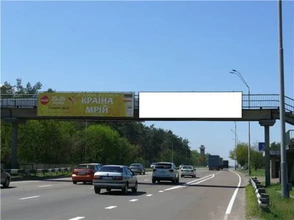 У Києві обмежили рух пішохідним мостом через Броварський проспект