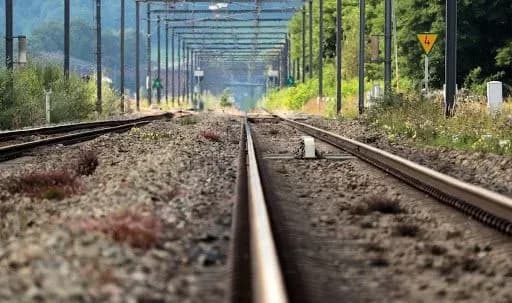 У Польщі біля залізниці знайшли останки чоловіка та документи громадянина України