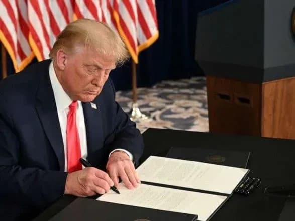 Трамп оголосив про припинення збору податку на зарплату в обхід Конгресу США