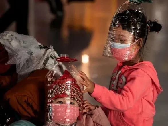 Коронавірус у світі: за добу 325 тис. інфікованих, загалом - 20,5 млн