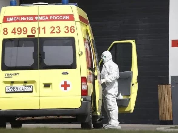 На третьому етапі випробувань російської вакцини проти COVID-19 її планують ввести "десяткам тисяч" осіб