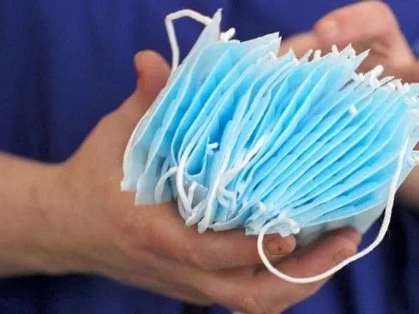 МОЗ змінює вимоги до носіння масок вчителями, наполягає на рекомендаціях щодо медоглядів