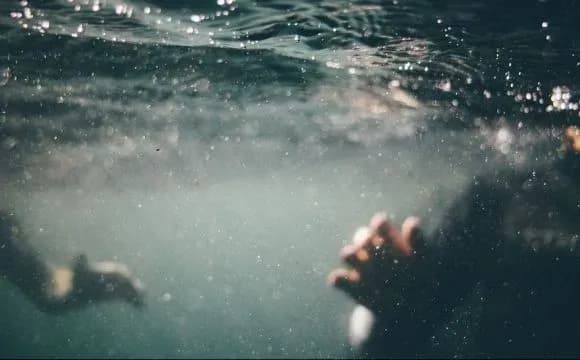 На Львівщині в озері знайшли тіло двадцятирічного хлопця