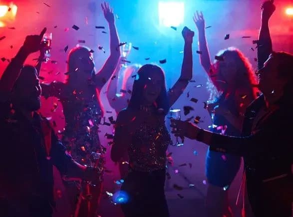 Уряд підтримав заборону роботи нічних клубів та дискотек