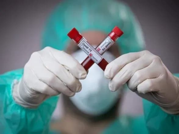 За прошедшие сутки в Украине зафиксирован антирекорд смертности от COVID-19